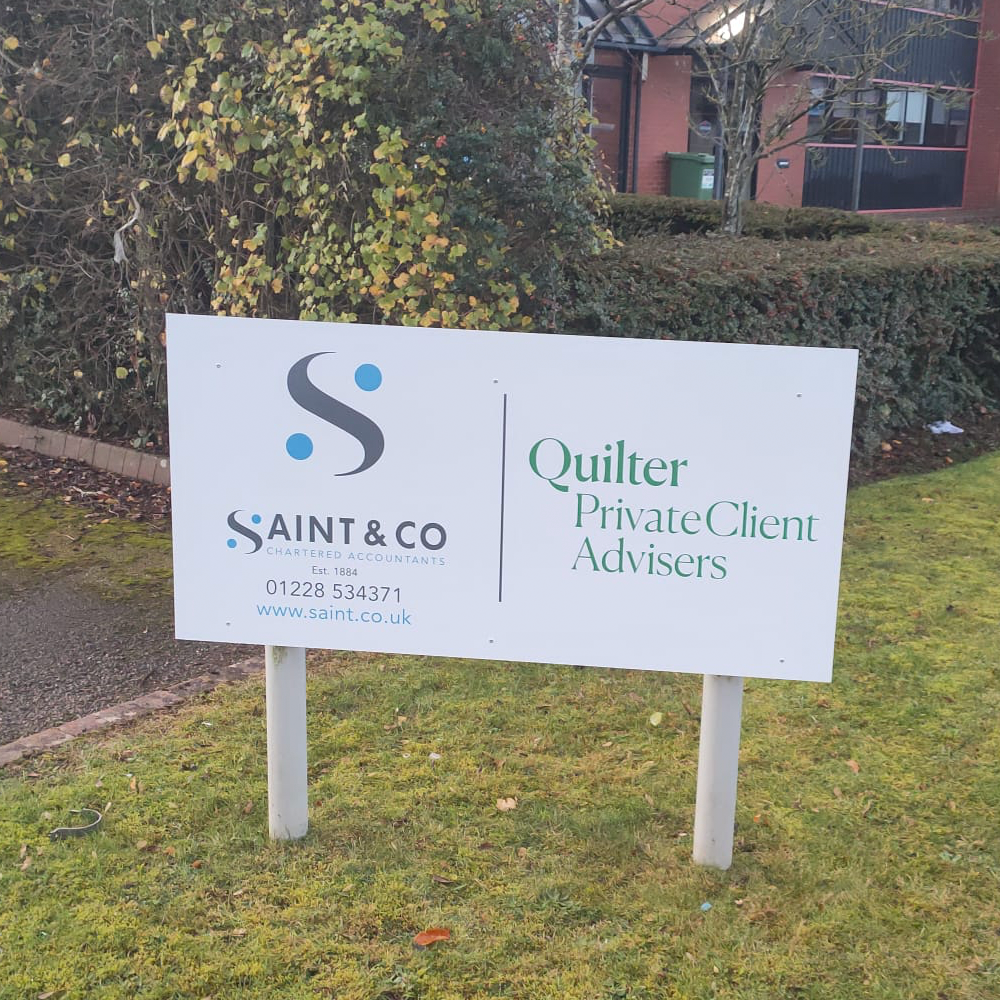 Aluminium Post and Panel Sign with White Posts
