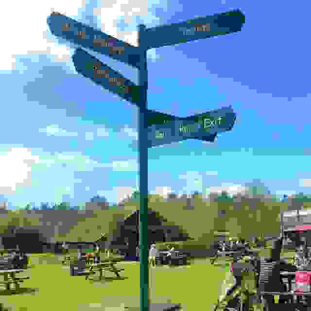 Finger Posts | Design, Manufacture & Installation | Sign Supplier