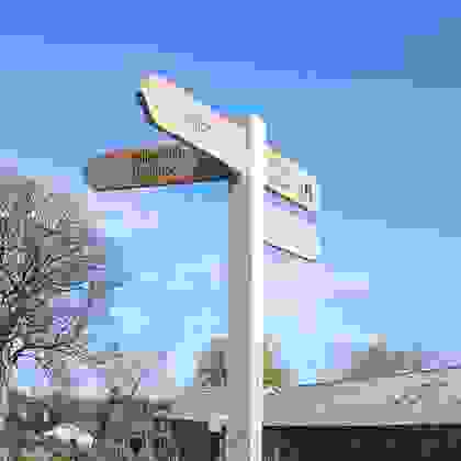 Finger Posts | Design, Manufacture & Installation | Sign Supplier