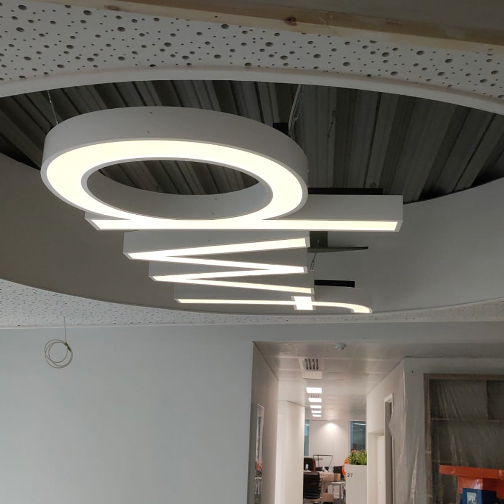 Rim and Return Face Illuminated Letters with Coloured Metal