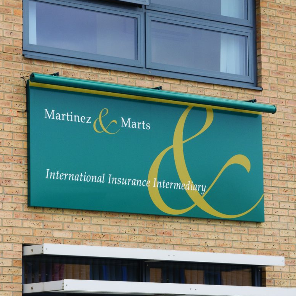 Image of sign lighting used on business sign