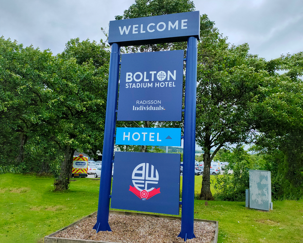 Modular Post &amp; Panel Signs example